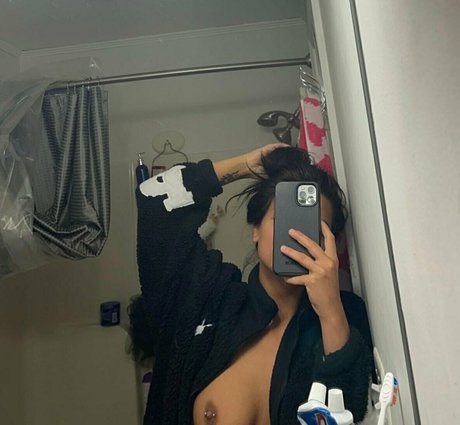 the little devil onlyfans model photo