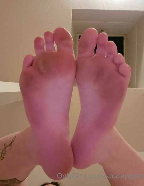 spacepiglet onlyfans nude tits