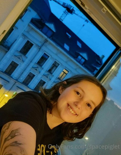 spacepiglet nude leaked onlyfans