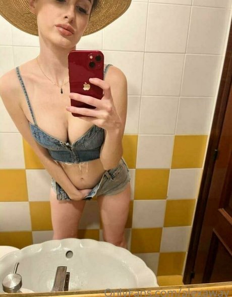 alexaway onlyfans nude leaked
