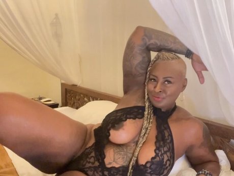 Monna White onlyfans sex tape