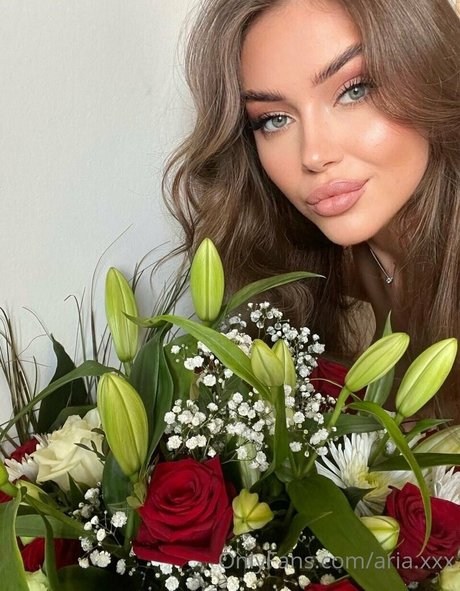 aria xxx onlyfans nudes