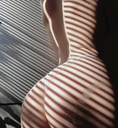 stunningevafree onlyfans model images