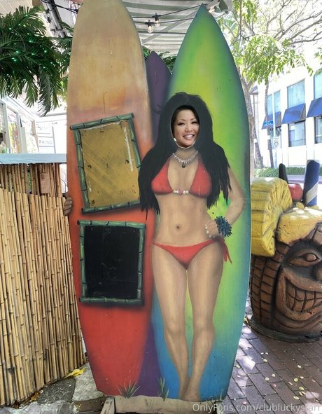 clubluckystarr leaked porn onlyfans