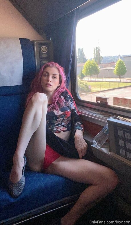 Luxneon onlyfans pics