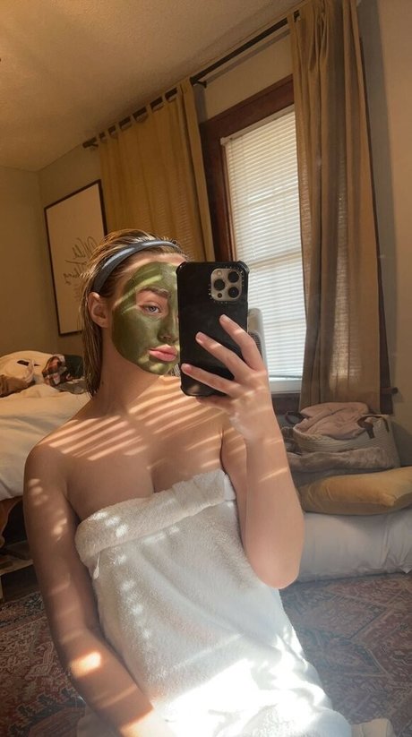 Jaylynbby onlyfans topless