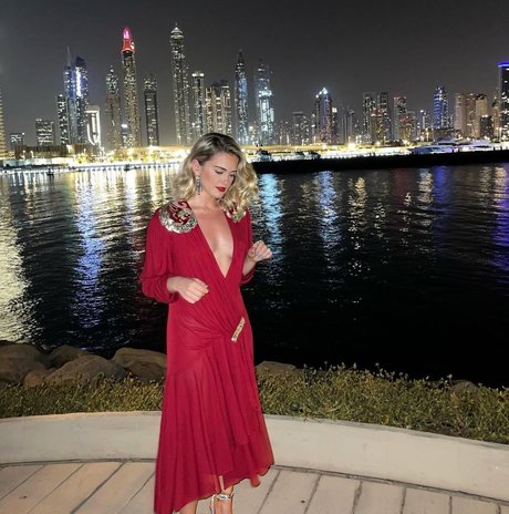 Alicia Agneson desnuda onlyfans