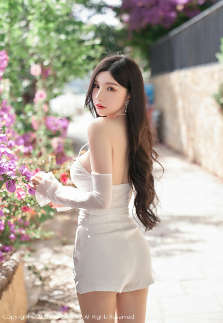 Zhou Yuxi onlyfans leak ass