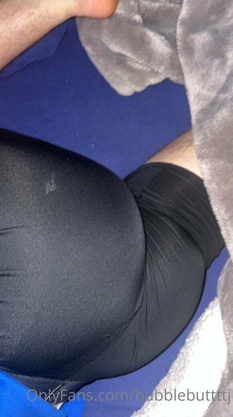 bubblebuttttj onlyfans strip tease
