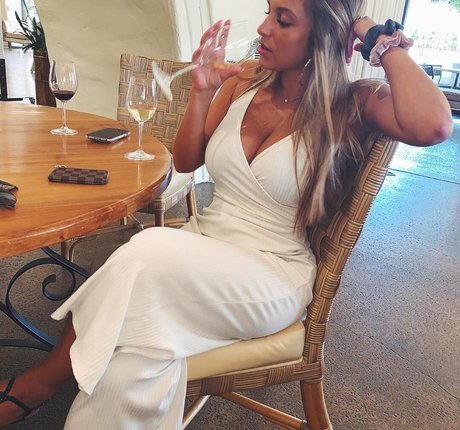 Maddie Clark onlyfans nude tits