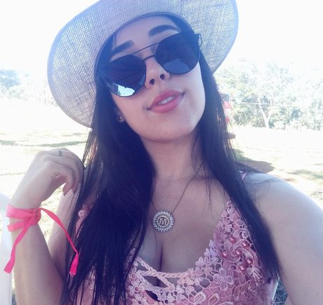 millenecarolina onlyfans topless