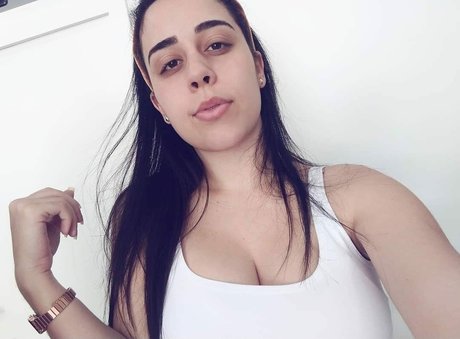 millenecarolina onlyfans leak nude