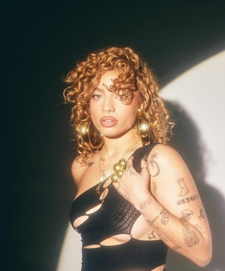 Kiana Lede only fans review