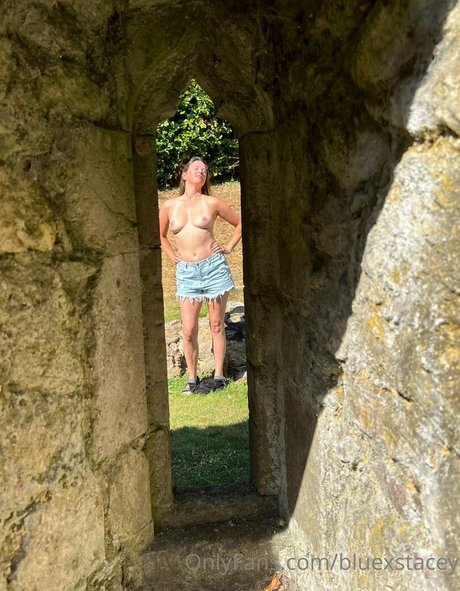 bluexstacey onlyfans strip tease