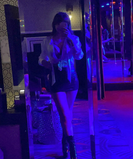 isrileyy nude onlyfans leak