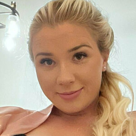 gr33dygirl onlyfans model