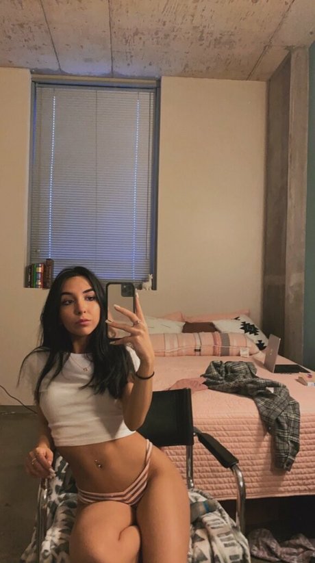 Alexbree onlyfans model