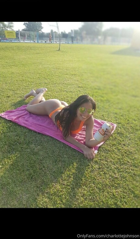 charlottejohnsonn onlyfans leaked.