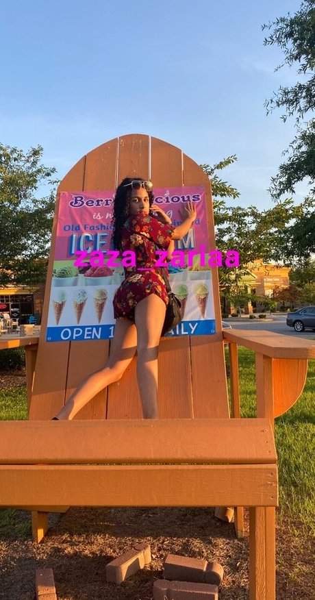 Zaza Zariaa onlyfans boobs