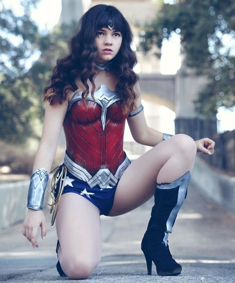 Minakess naked on onlyfans