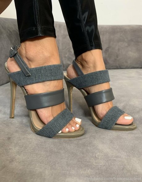 Francesca feet free onlyfans