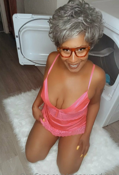 grannygodumb only fans leak nude