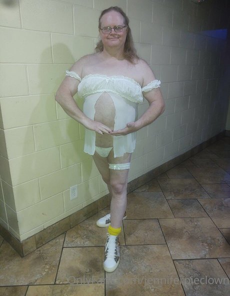 jenniferpieclown nude onlyfans leak