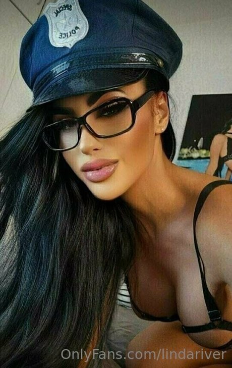 lindariver onlyfans striptease