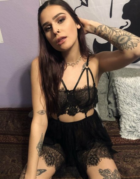 tatteddbeautyy onlyfans model photos