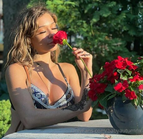 babyautumnx onlyfans strip