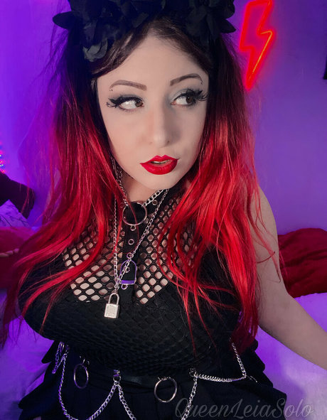 queenleiafree nudes only fans