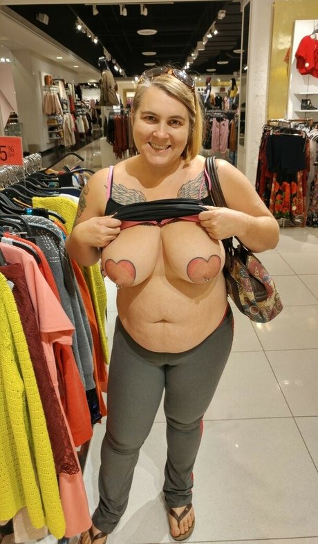 Celeste Woodrow onlyfans naked leaked