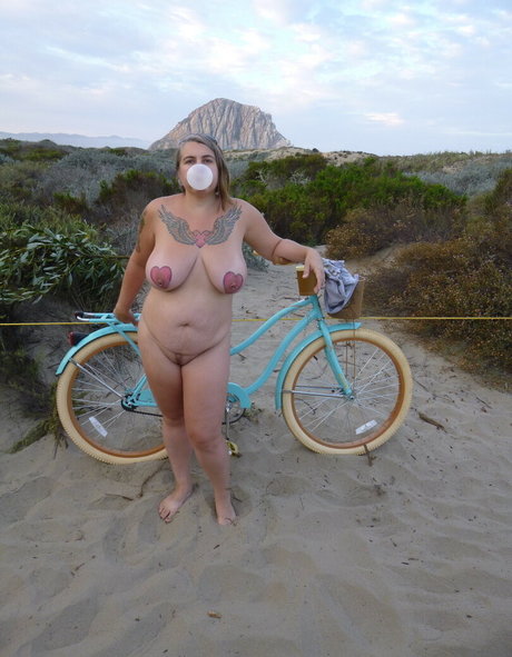 Celeste Woodrow onlyfans picture