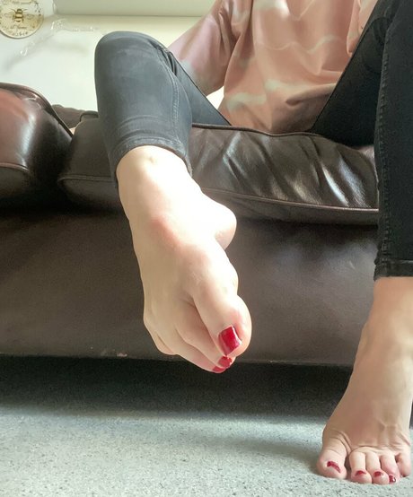 callyfeet33 nude only fans leaks