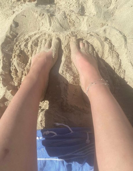 callyfeet33 only fans pic