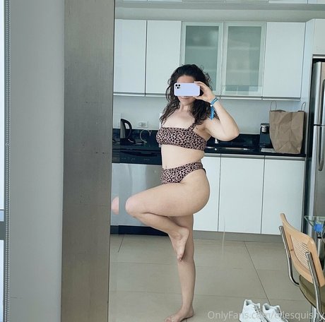 ellesfreepage onlyfans naked