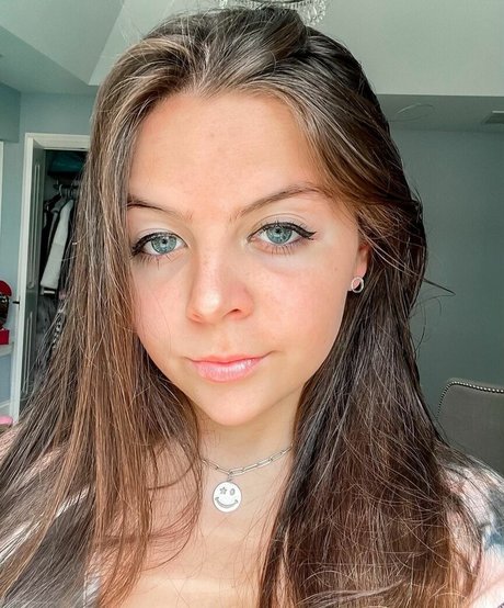 Kaylee S topless onlyfans