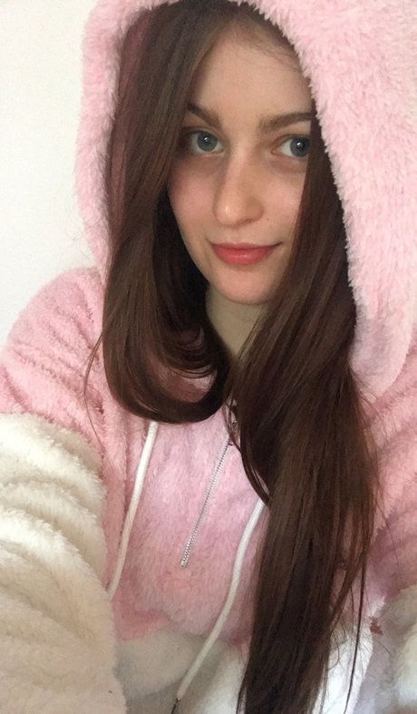 Lovelytinna onlyfans nude photos