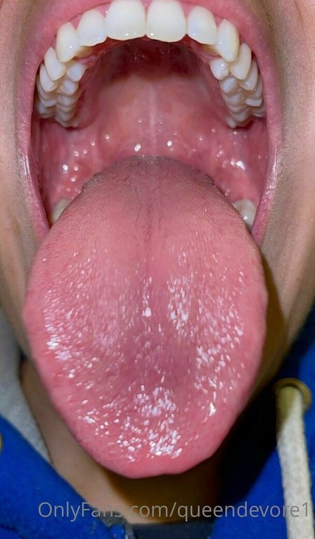 queendevore1 onlyfans leaked pics