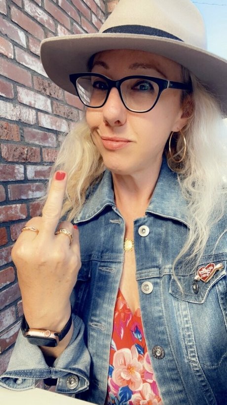 drlovejoy onlyfans nude porn