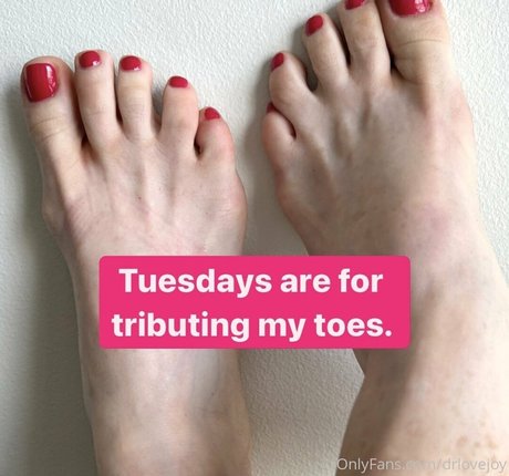 drlovejoy onlyfans strip tease