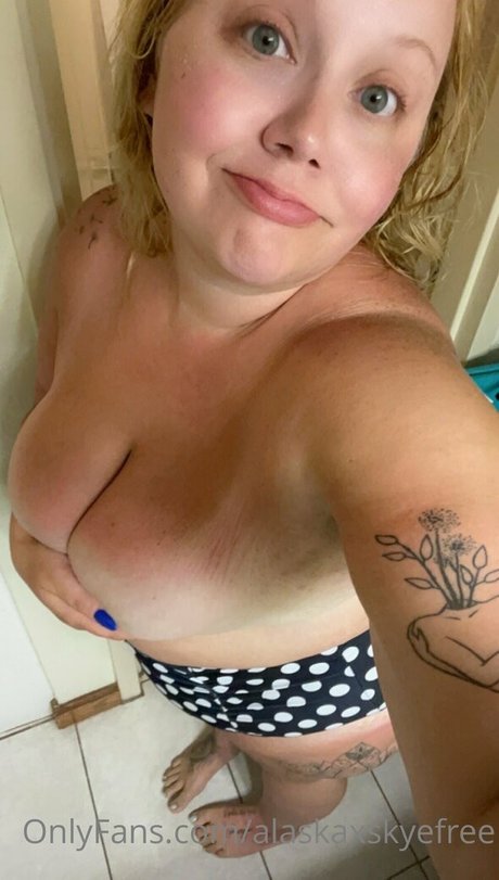 alaskaxskyefree onlyfans leak nudes