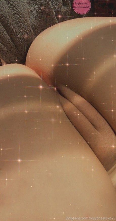 Rosycheeksxo23 nude only fans leaks