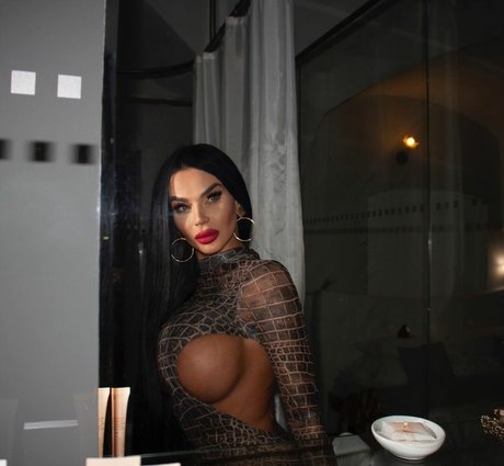 Adriane Linn onlyfans nude leaks