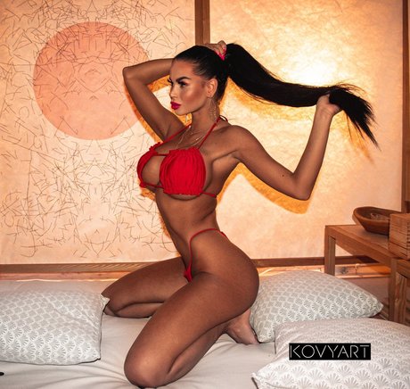 Adriane Linn onlyfans nude photos