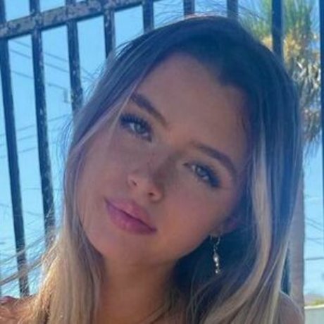 Ainsley Weber onlyfans striptease