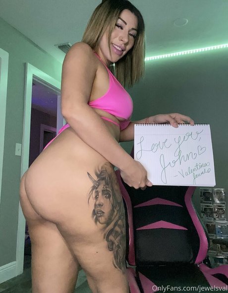 jewelsval onlyfans naked