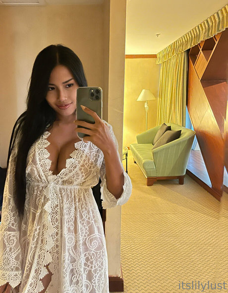 lillielust onlyfans nude tits