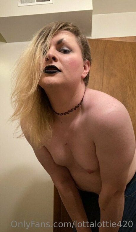 lottalottie420 onlyfans nude photos