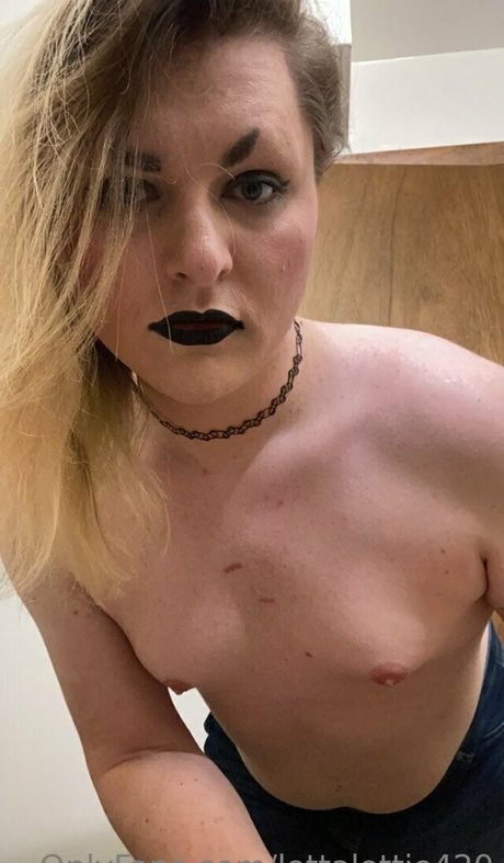 lottalottie420 nudes onlyfans leak